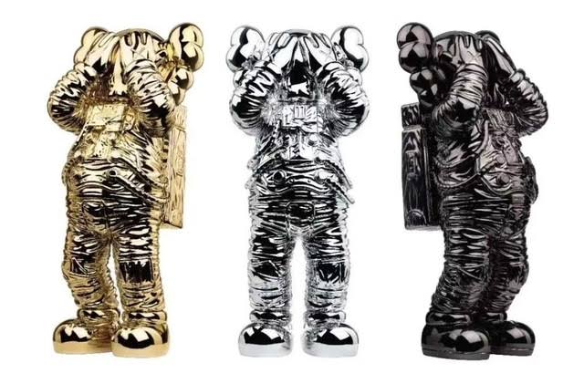 Kaws - Space Set